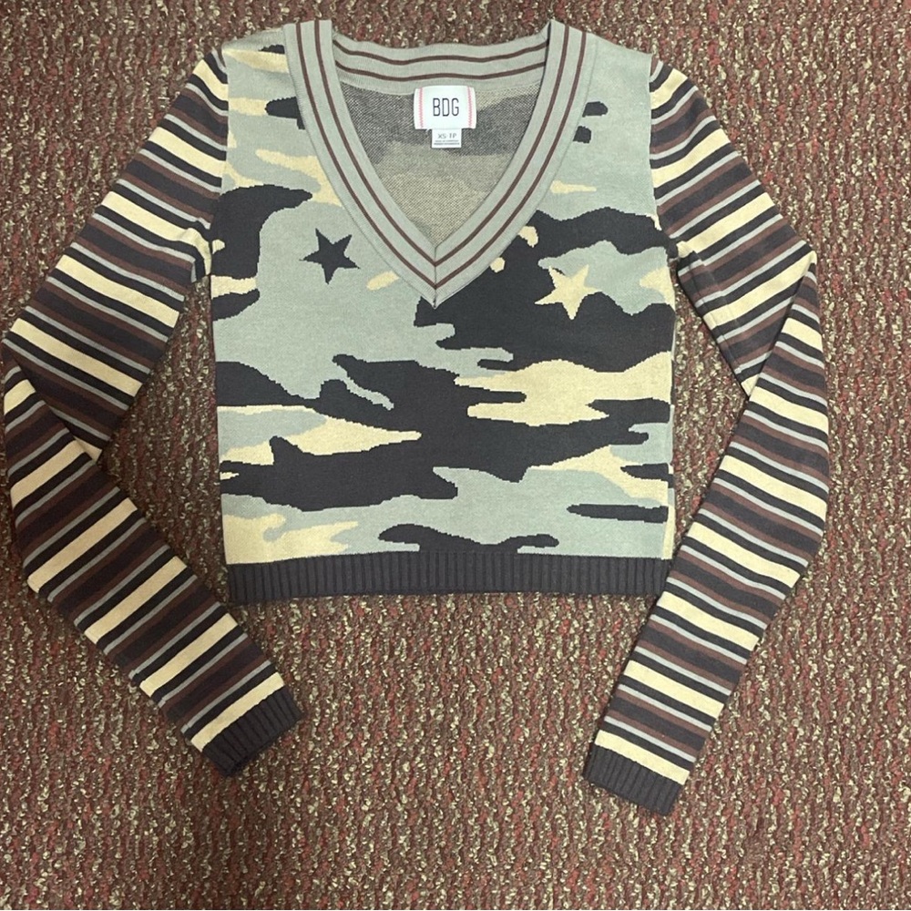 Women's Camouflage Sweater - Green and Brown